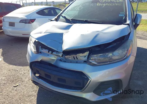 2018 Chevrolet Trax Ls z USA, uszkodzony, nr VIN KL7CJKSB8JB580427